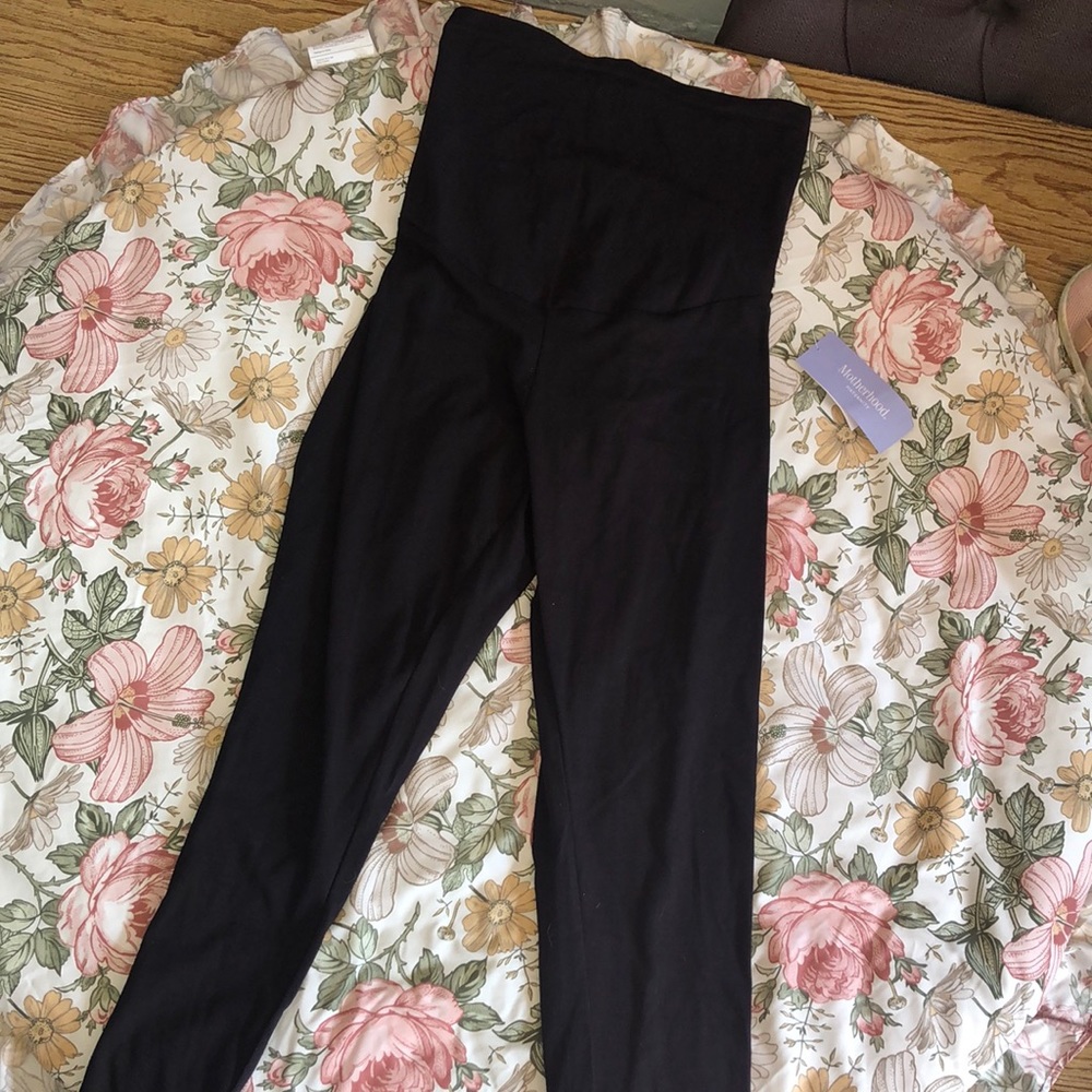 Motherhood Maternity NWT Black Leggings